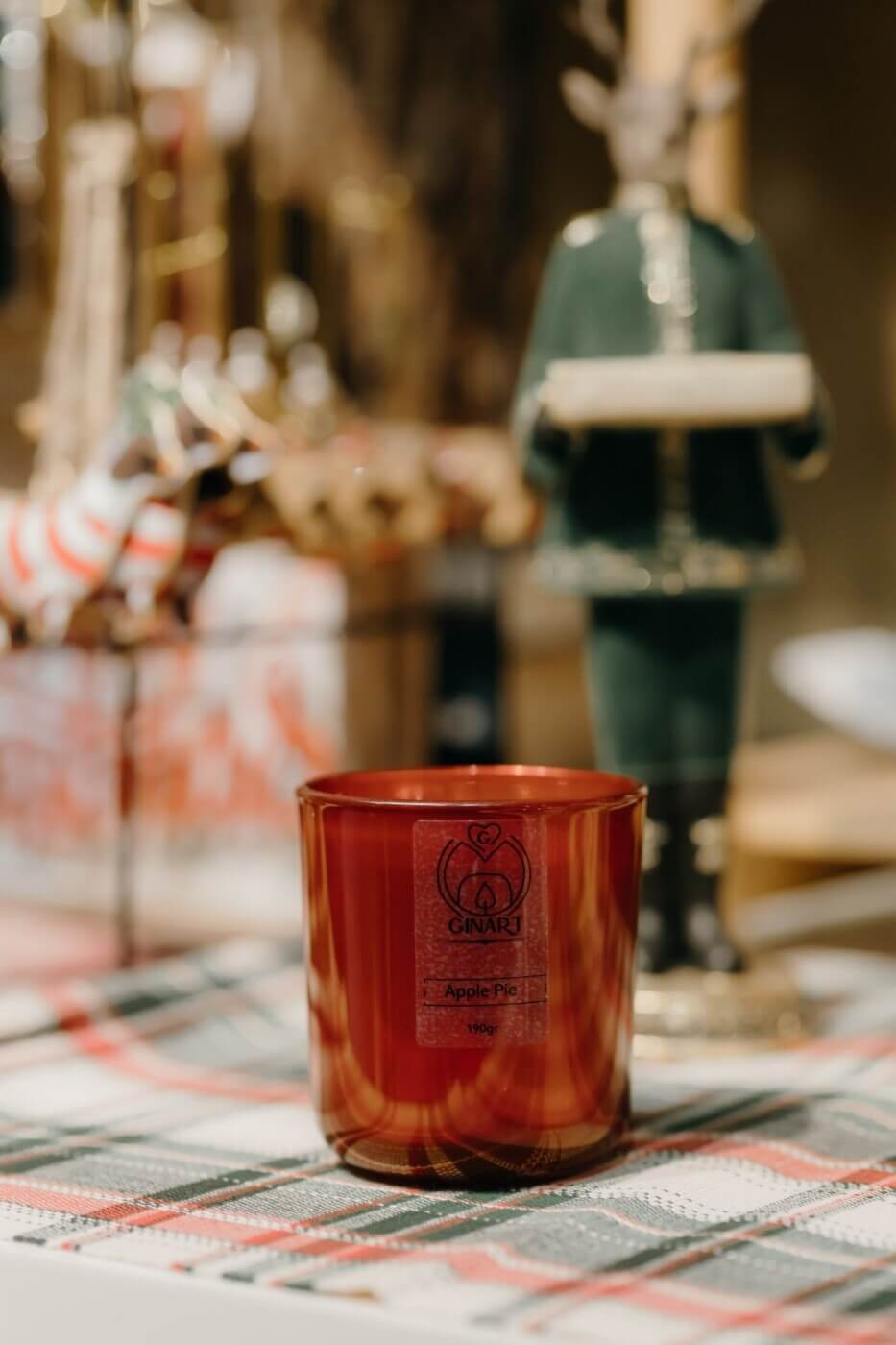 Αρωματικό κερί Χριστουγέννων σε κόκκινο μεταλλικό ποτήρι - Image 2